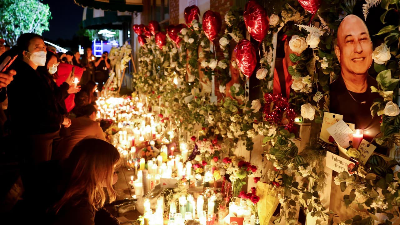 Como algunas personas recordarán, un hombre identificado como Huu Can Tran compró armas de forma ilegal y nunca las registró en California. El sábado 21 de enero de 2023, 
<b><a href="https://www.univision.com/local/los-angeles-kmex/huu-can-tran-armas-ilegales-municiones-masacre-monterey-park-los-angeles" target="_blank">disparó en más de 40 ocasiones</a></b> contra los asistentes a una celebración por el Año Nuevo Lunar, 
<b>en Monterey Park</b>. Mató a 11 y dejó a otras 9 personas heridas.