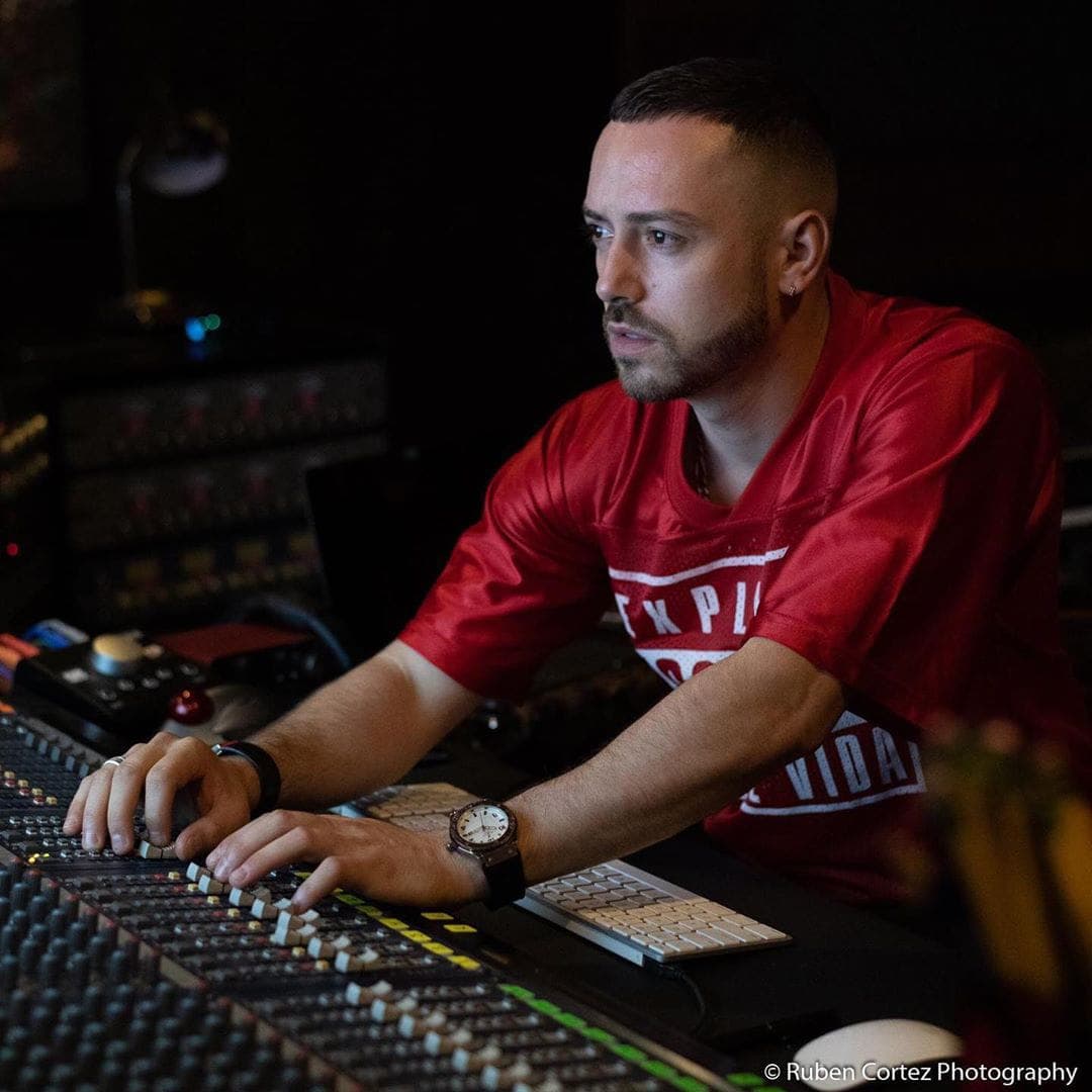 En este contexto, Pee Wee señaló: "La parte de mis inicios nunca se va a olvidar. El público conoce y reconoce todo lo nuevo que he hecho en estos último años".