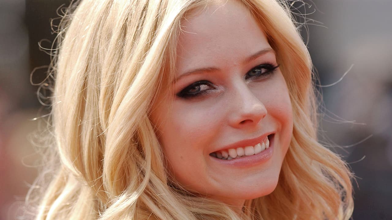 Avril Lavigne contó en abril de 2015 a 
<a href="https://people.com/celebrity/avril-lavigne-lyme-disease-singer-talks-about-life-after-diagnosis/" target="_blank">People</a> que comenzó a sentirse débil durante una gira en el otoño de 2014.