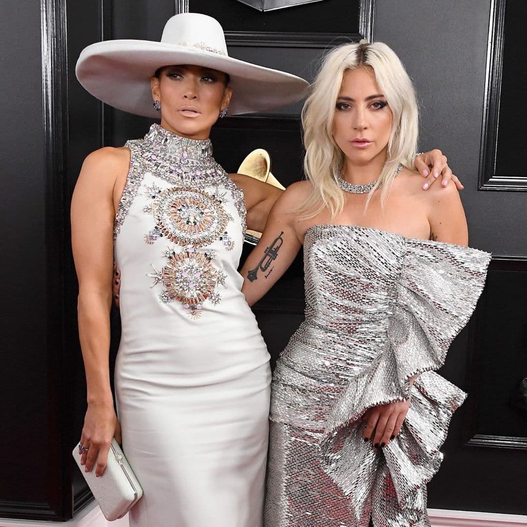 En 2018, JLo le expresó su admiración a
<b>Lady Gaga</b> durante un evento anual que reúne a las mujeres más destacadas del mundo del entretenimiento.