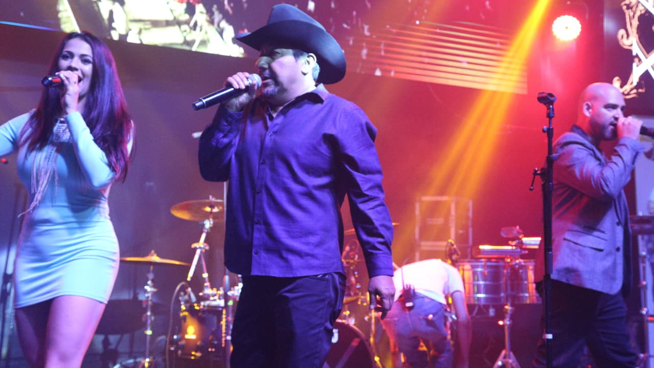 Una noche inolvidable con Raúl 'El Pelón', Carla Medrano y El Feo en Xalos Event Center.