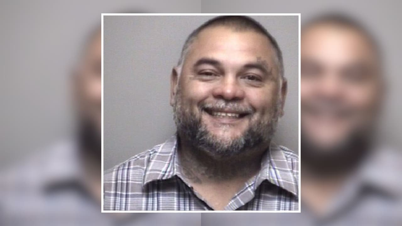 Sentencian a 50 años de prisión a un abusador de niñas que tatuó en el pecho a una de sus víctimas