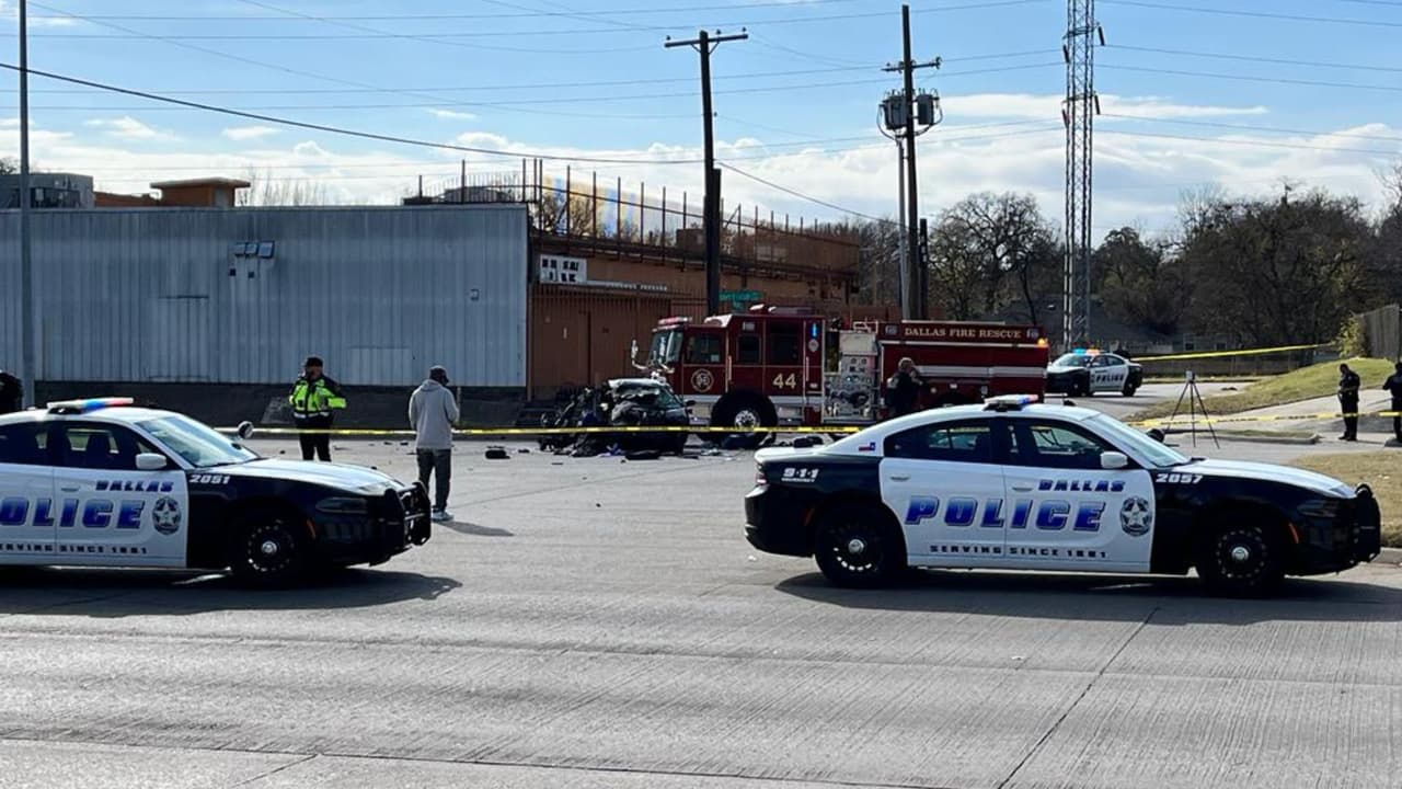 Es importante destacar que
<b>el camión de bomberos involucrado en el incidente es nuevo</b>, lo que resalta la gravedad de los eventos ocurridos.
<b> Las autoridades están llevando a cabo una exhaustiva investigación</b> para determinar las circunstancias exactas que llevaron a este incidente y garantizar la seguridad de los equipos de emergencia y la comunidad en general.