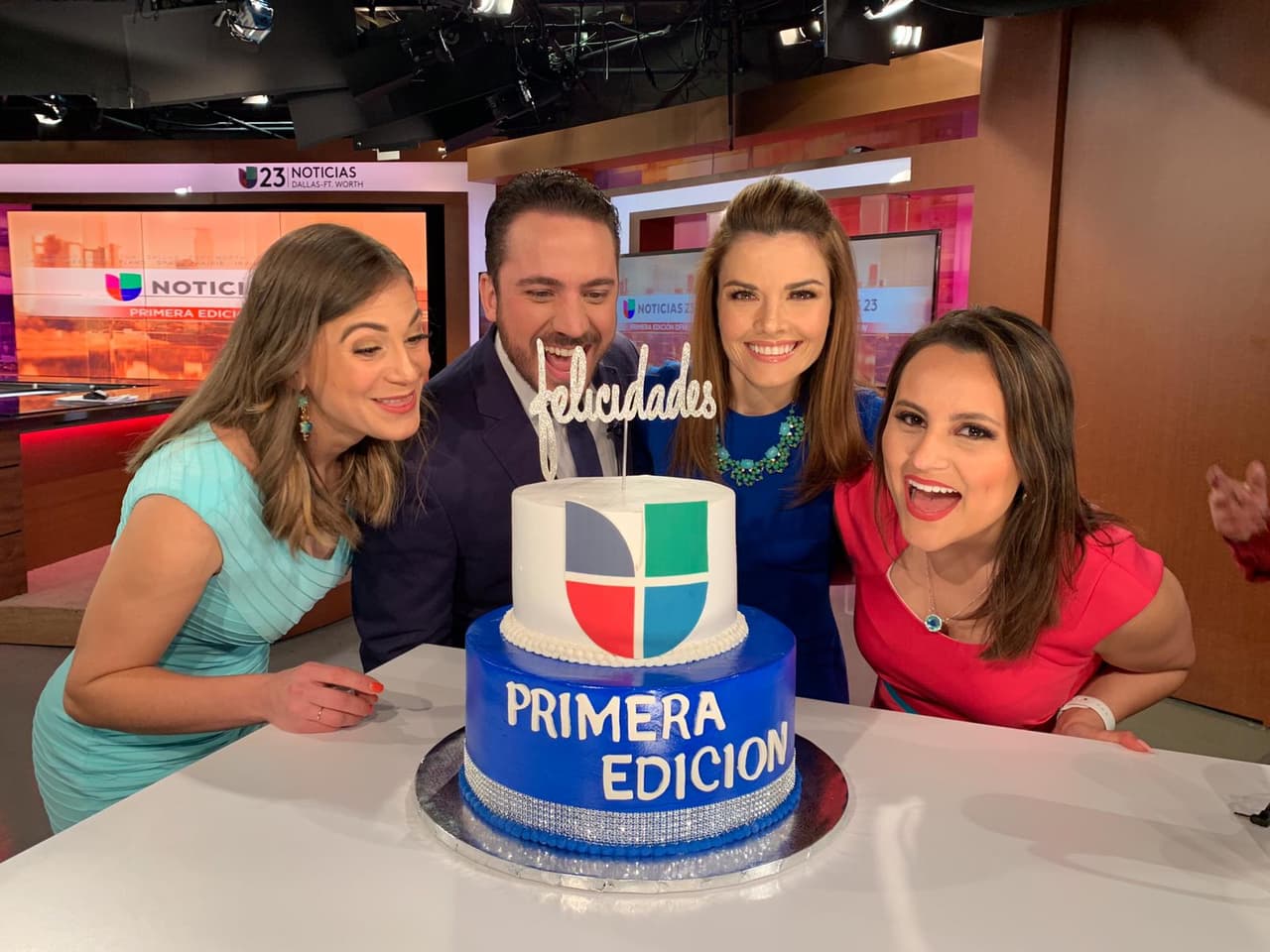 Comience cada mañana junto a Miguelangel Piñero, Johana Suarez, Iriana Guerrero, meteoróloga, Angelina Armendáriz y Cynthia Cano.