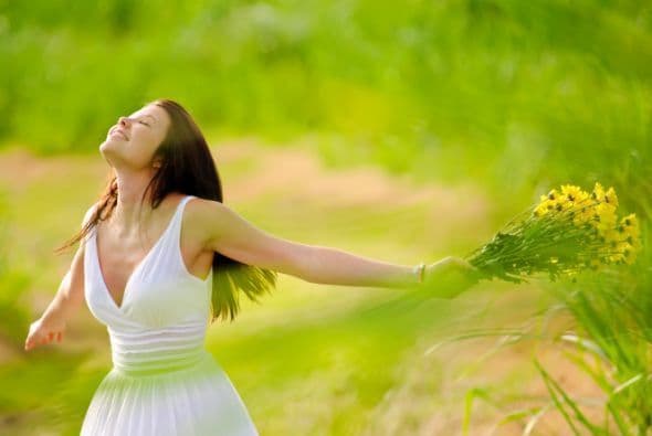 Trata de olvidar lo que te hiere y ábrete más al mundo en este presente. Confía más en ti mismo. Hay una oportunidad laboral que te parece demasiado buena para ser real. Aprovéchala, tú tienes talento y voluntad para poder realizarla con facilidad y a satisfacción. En este ciclo del Mes del Caballo se logran muchas cosas que parecían imposibles. Por: Profesor Zellagro