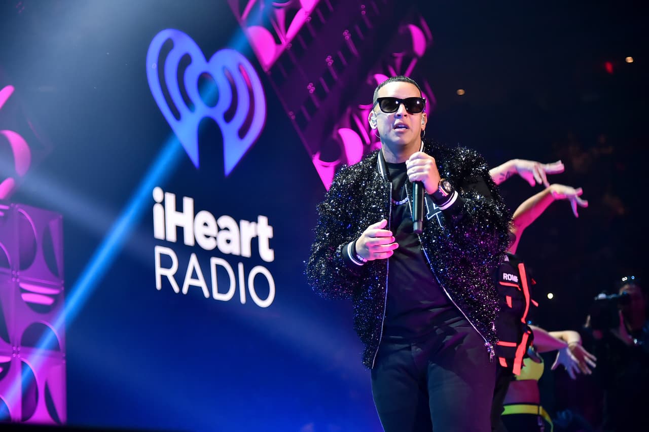 El género urbano predomina en la lista de nominados, ya que Daddy Yankee y J Balvin tienen 12 menciones.