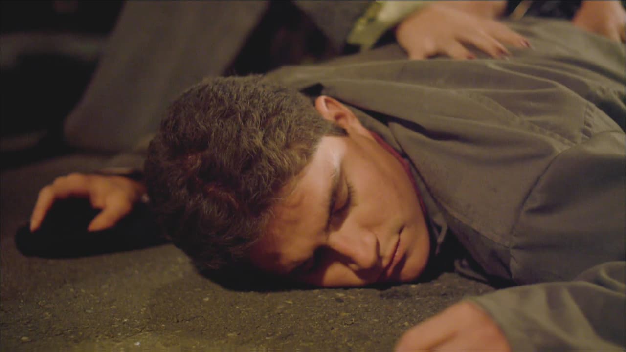 El hijo de estrella tiene un accidente mientras ocurre esto.