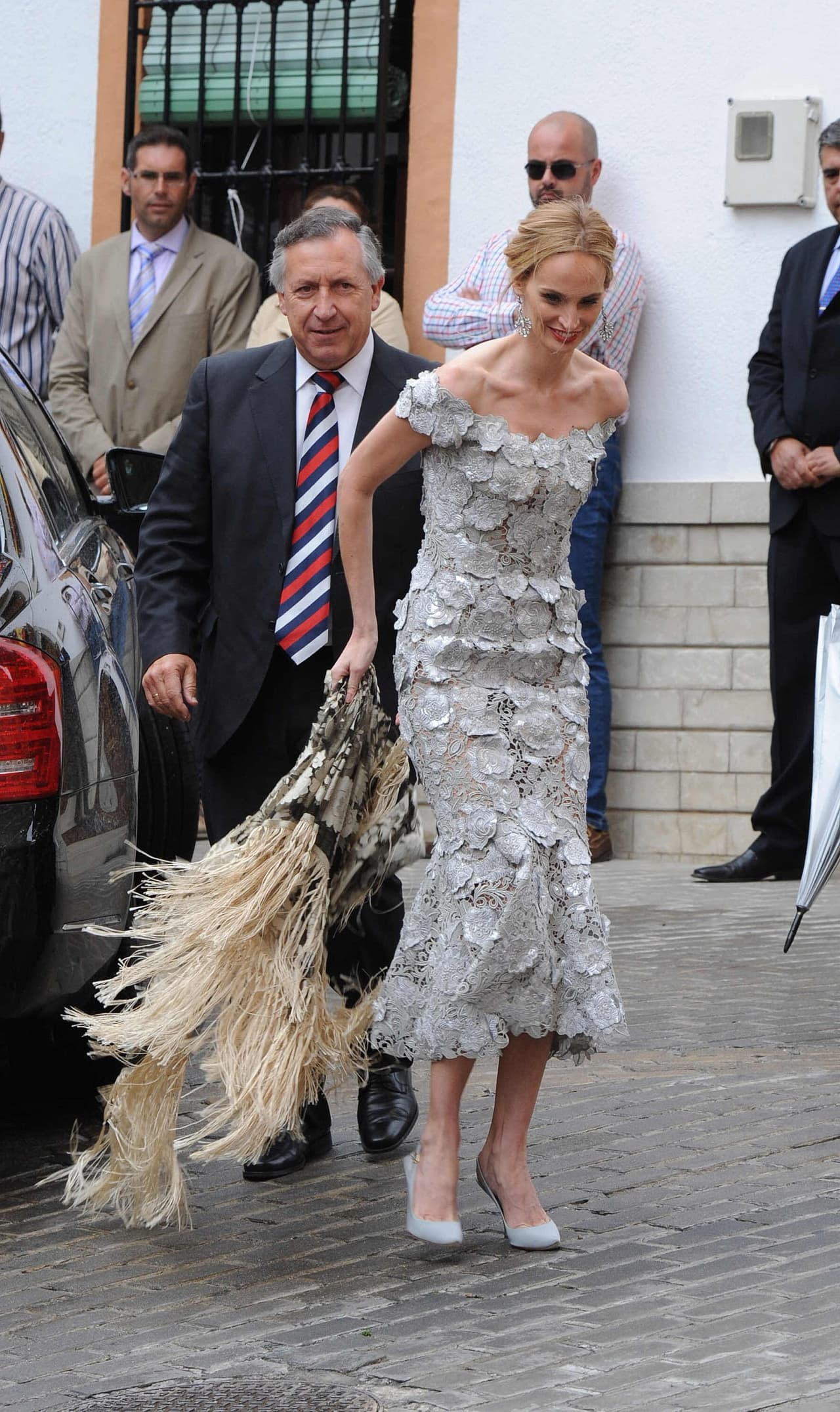 Otos invitados a la celebración dieron colorido con sus atuendos.