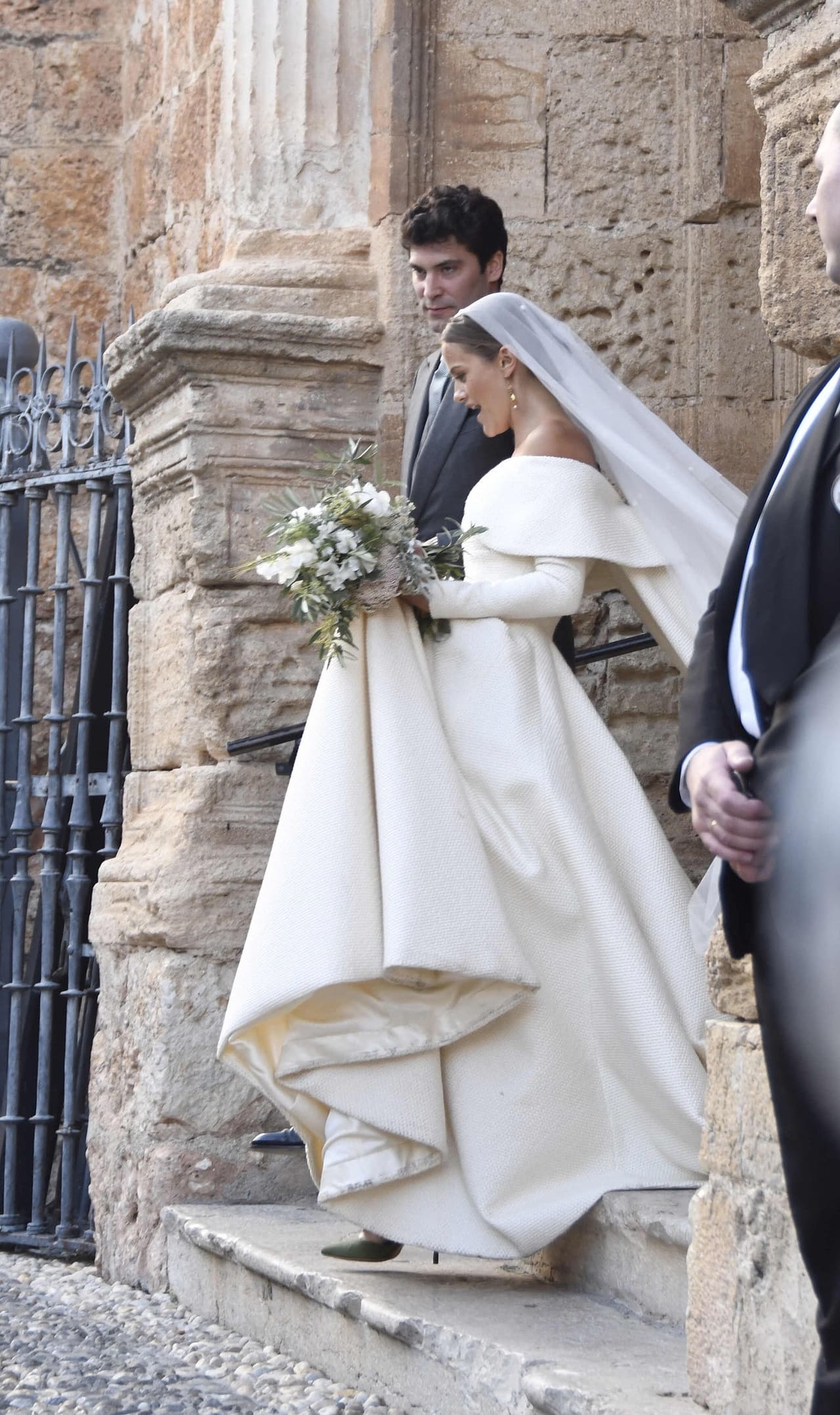 ¿Qué más hay que decir del novio? Que combina su actividad empresarial con la filantrópica.