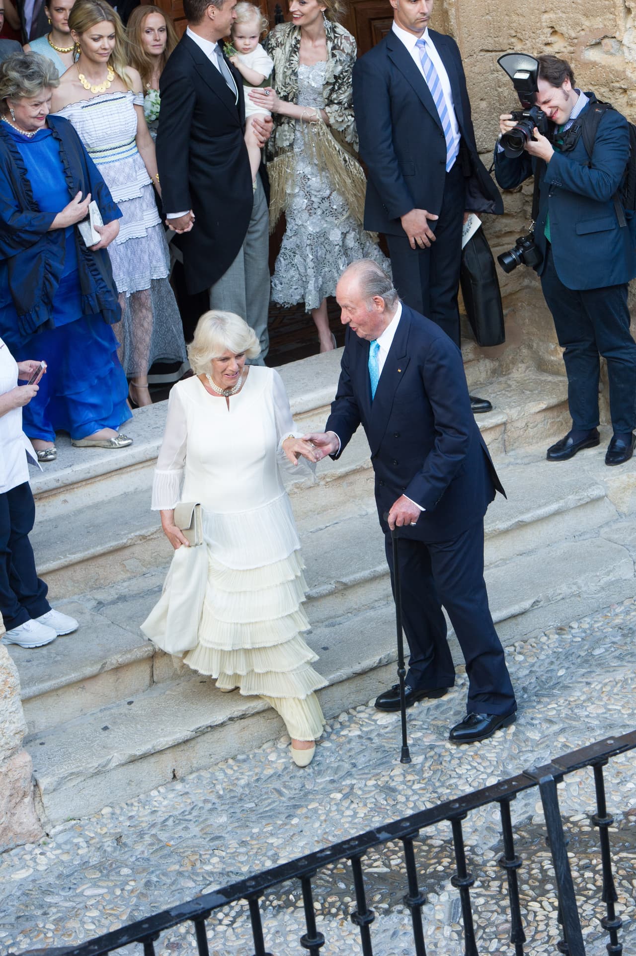 Claro, había que cuidarla porque el príncipe Carlos no pudo asistir a la ceremonia.