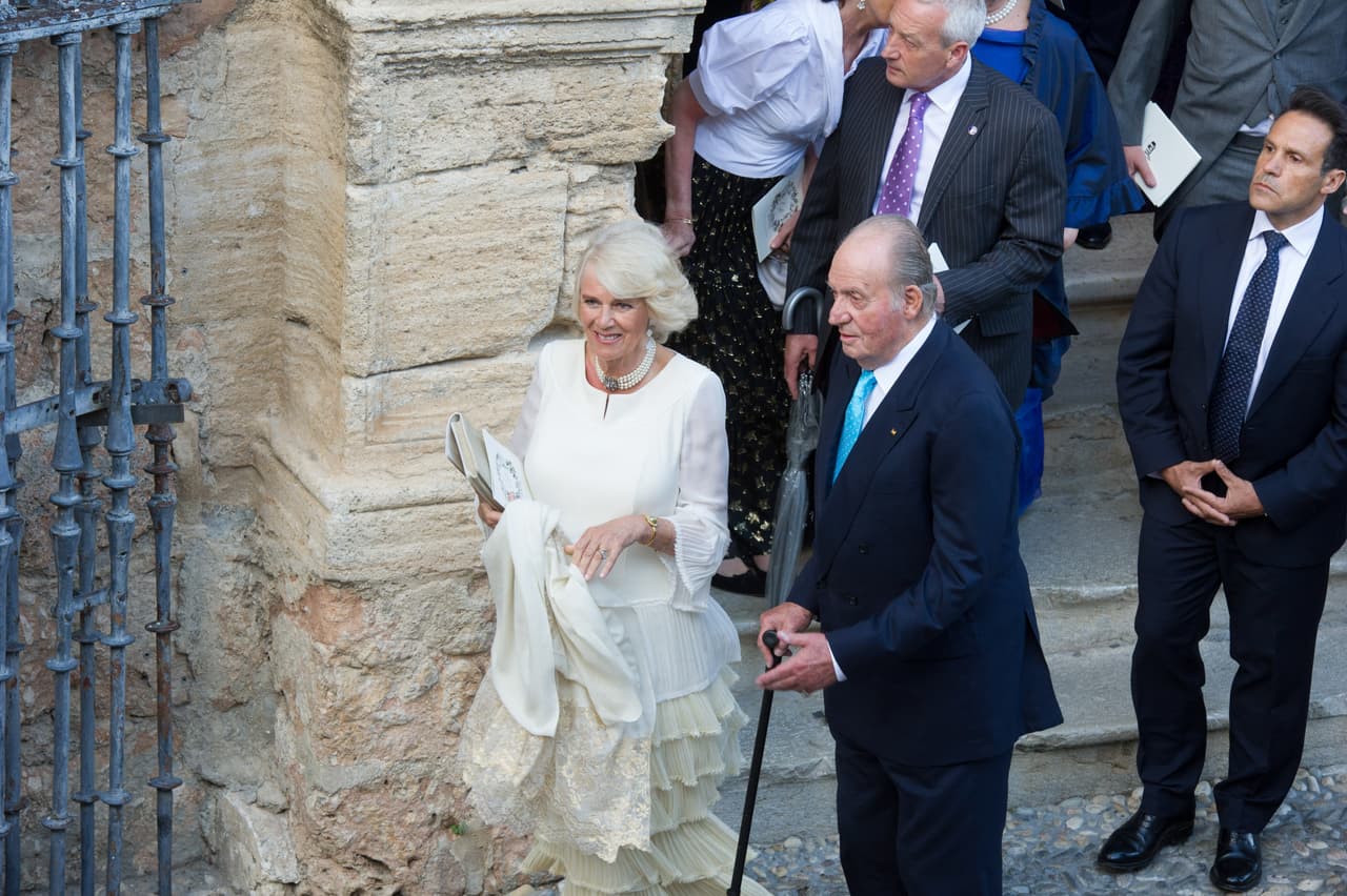 Al salir de la iglesia, Felipe de Borbón se mostró muy caballeroso con la duquesa de Cromwell.