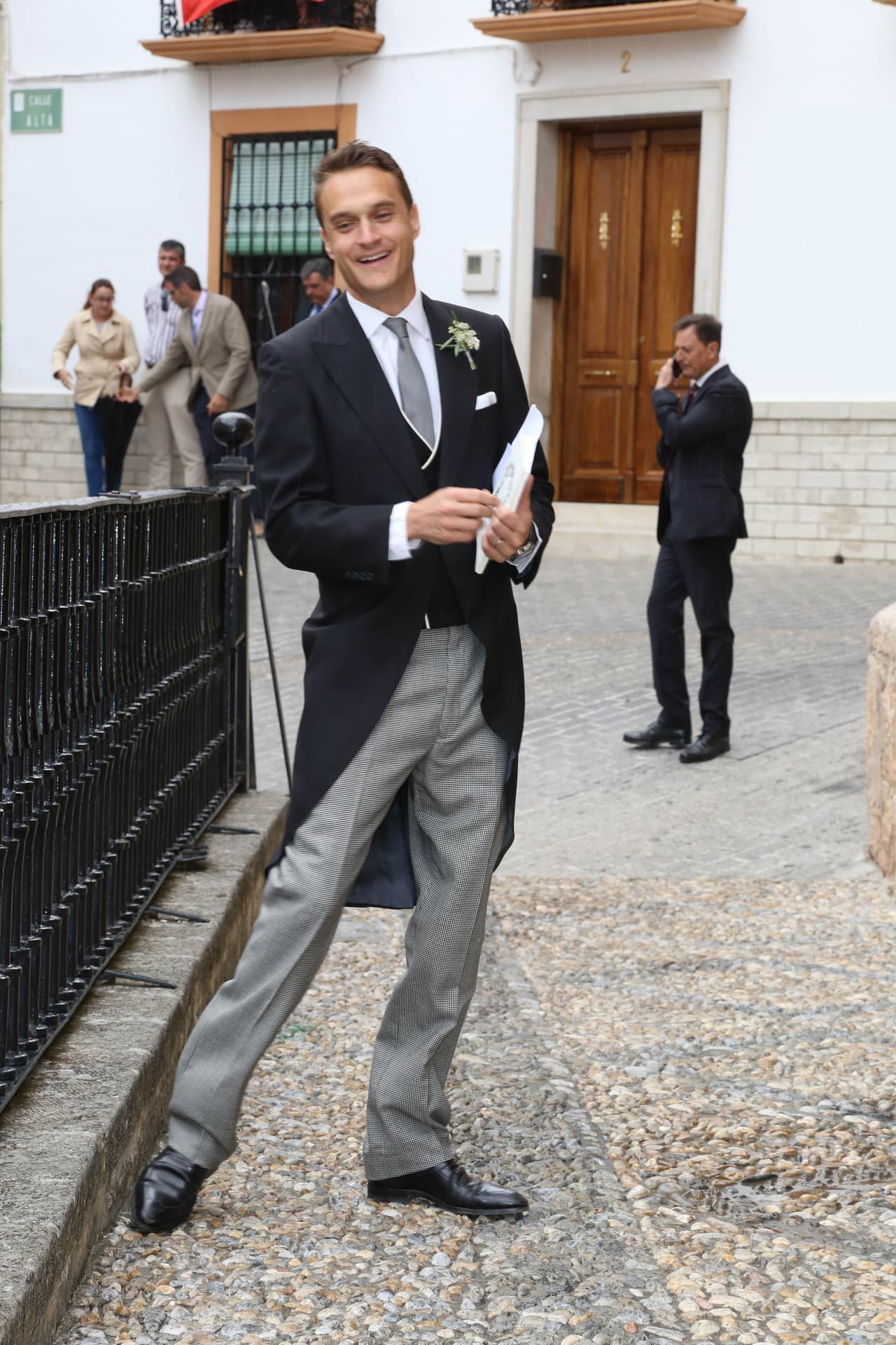 Arthur Wellesley lucía muy contento por la boda de la familia.