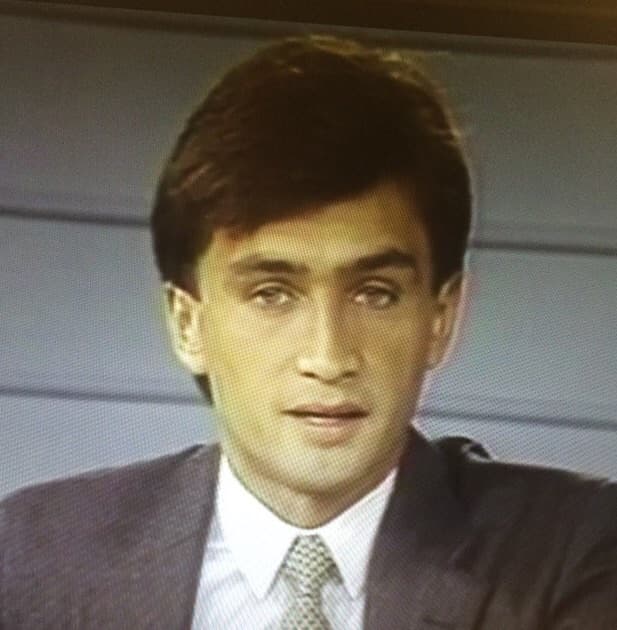 Luego de un breve paso por medios mexicanos, desde el 3 de noviembre de1986 Jorge Ramos es el conductor titular del Noticiero Univision, el de mayor impacto en la comunidad hispana de Estados Unidos. A partir de septiembre del 2007 conduce el programa semanal de entrevistas y análisis de noticias Al Punto y en 2013 comenzó a trabajar para el canal en inglés Fusion, donde realiza el programa 
<i>Show Me Something.</i>