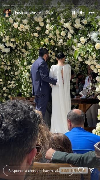 Al día siguiente, el domingo 9 de octubre, ellos se casaron por el civil ante la mirada de famosos como Anahí, Christopher Uckermann y Christian Chávez. 
<br>