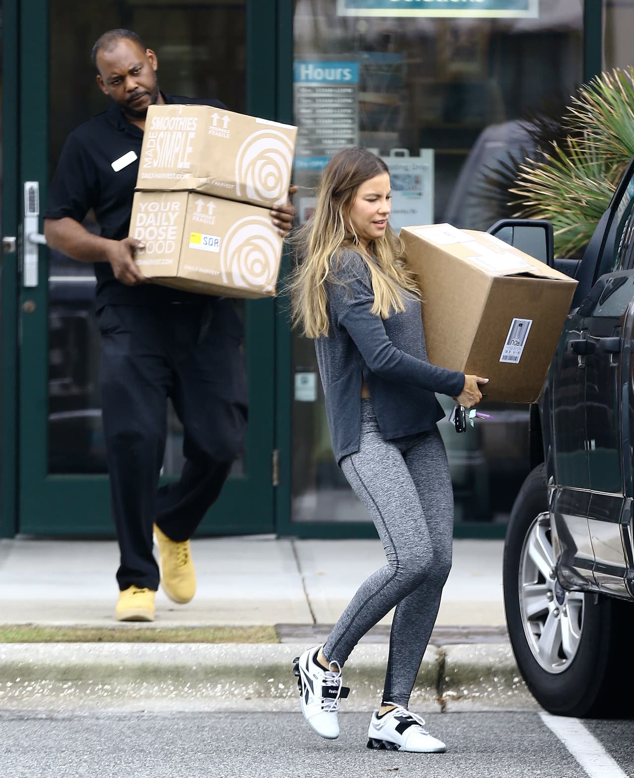 La diva pasó por unos paquetes de 'Smoothies Made Simple'.