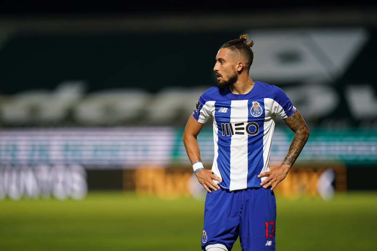 Chancel Mbemba marcó al 7' la única anotación del juego que representó tres puntos valiosos para el Porto.