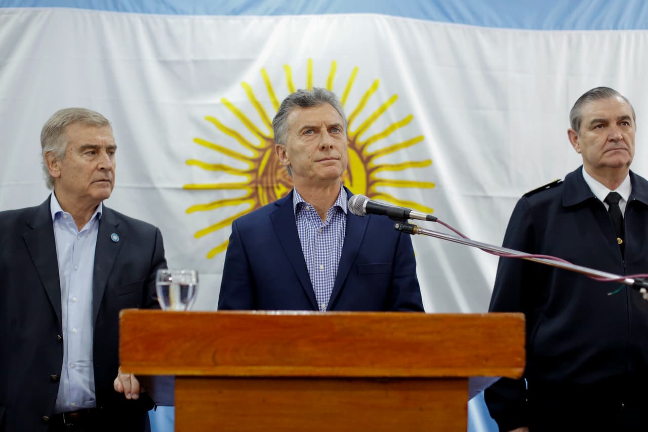 Presidente Macri no se rinde con el submarino desaparecido: "Vamos a continuar con la búsqueda"