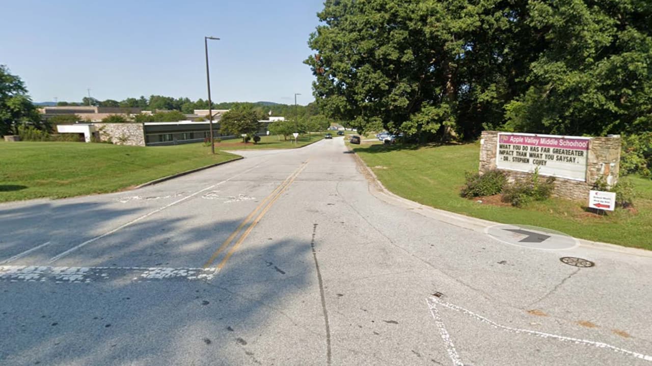 Evacuan escuelas en el condado de Henderson por supuesta amenaza de bomba