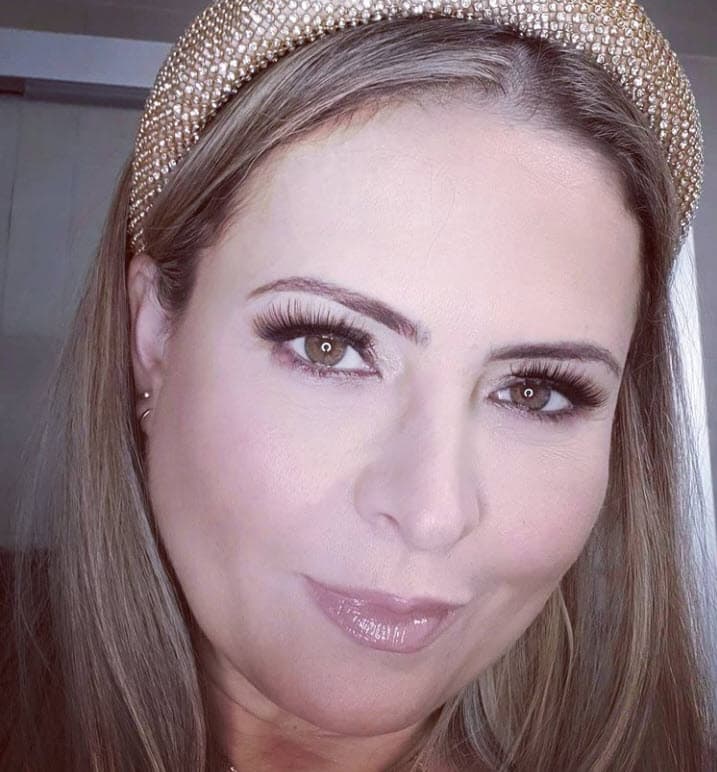 Como tercer punto, especificó que "tiene pareja", sin embargo, se ha reservado su identidad. Se desconoce si esa persona pudiera ser el padre de Leandro y Ainhoa. 
<br>