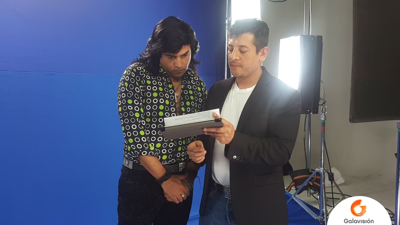 Ariel Miramontes tuvo que aprenderse algunas frases para los fans de Galavisión.