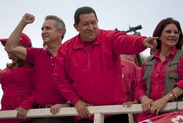 Las autoridades electorales iniciaron el viernes la instalación de 36,773 mesas de votación en todo el país mientras oficialistas y opositores afinan maquinarias para los comicios legislativos del domingo.