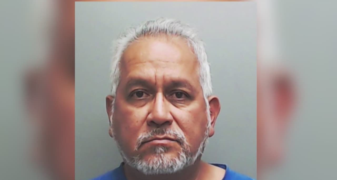 Arrestan a un pastor del centro de Texas bajo cargos de abuso sexual a varios menores