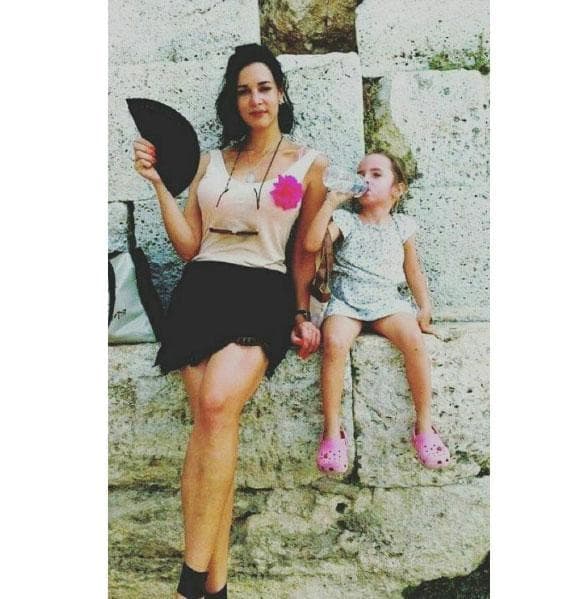 Los asaltantes los asesinaron a balazos e hirieron a su hija de cinco años.