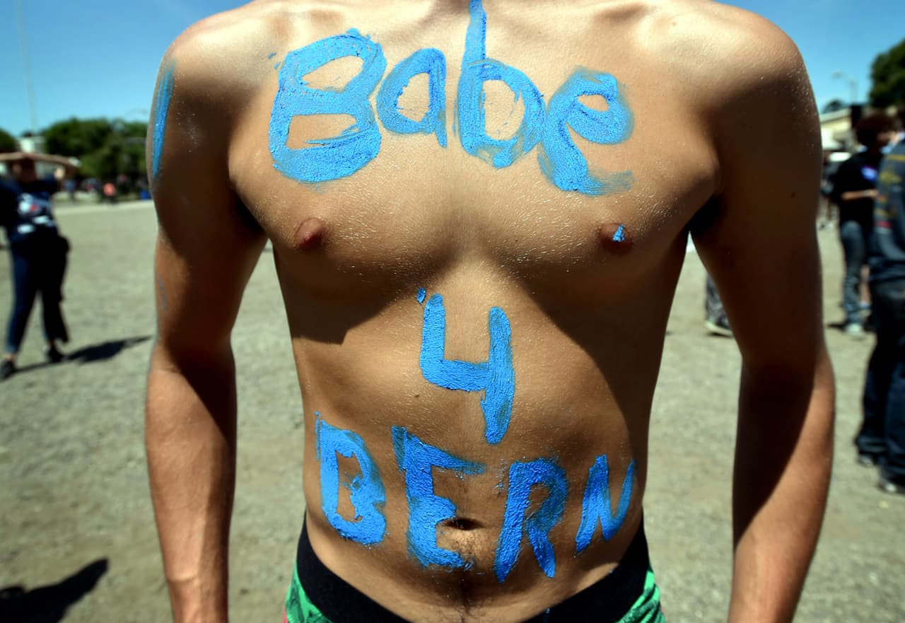 Blake Panian apoya a Sanders en un mitin en San Jose, California, el pasado 18 de mayo. Foto: JOSH EDELSON/AFP/Getty Images.