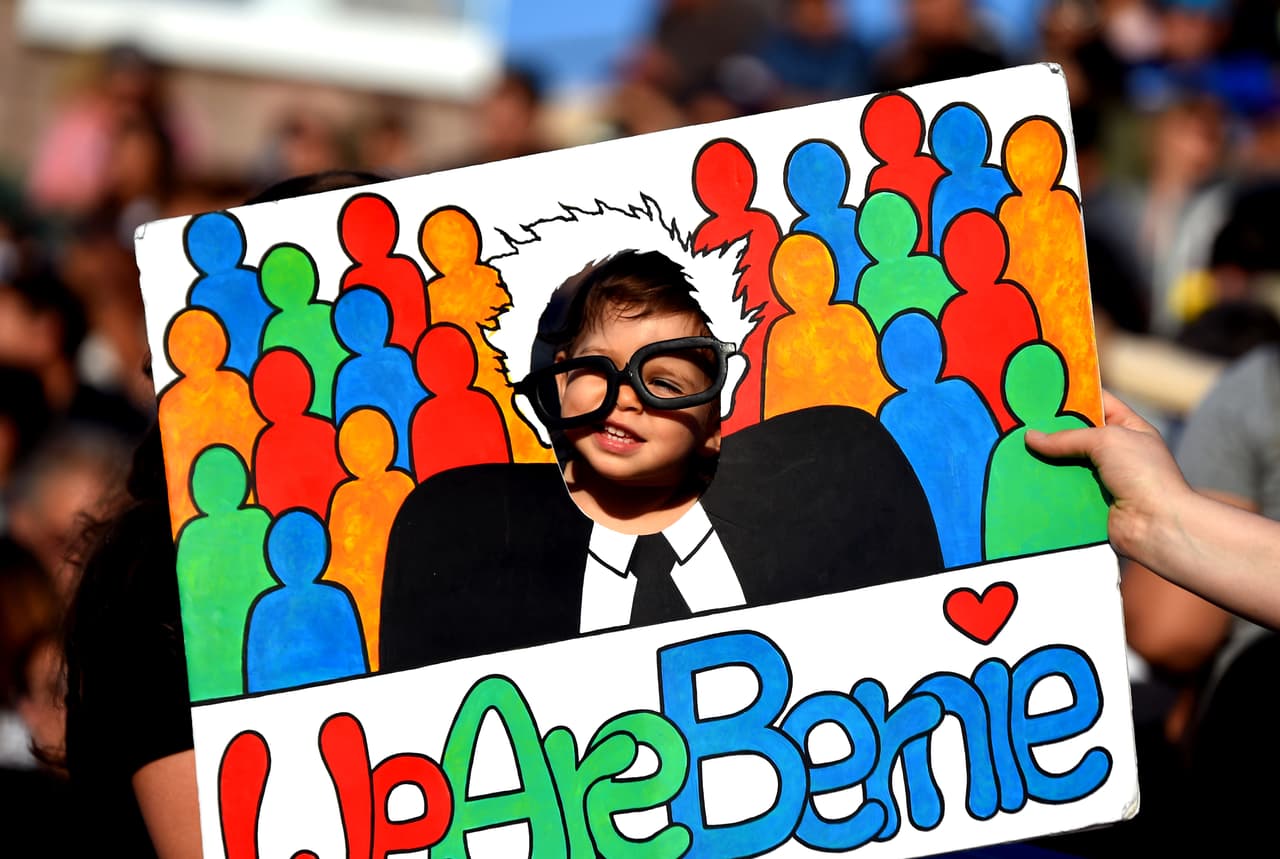 Este bebé se disfrazó de Bernie Sanders en el mitin celebrado esta semana en Carson, California. Foto: ROBYN BECK/AFP/Getty Images.