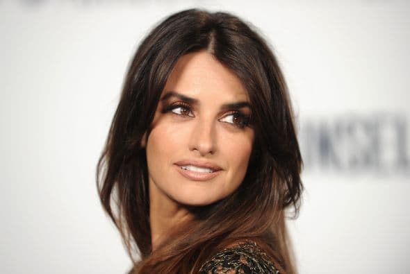 Penélope Cruz: Actriz y modelo española ganadora del "scar, dedicada a papeles de cine. Su filmografía incluye múltiples películas en lengua española y un número creciente en otros idiomas. Varias de estas producciones han alcanzado un éxito considerable en Europa y América.