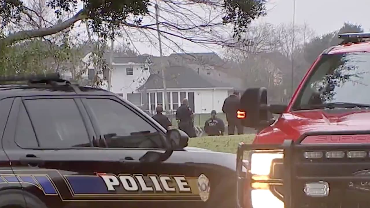 Mario Partida, jefe de bomberos de Missouri City, indicó que se usó equipo especializado para realizar la búsqueda.