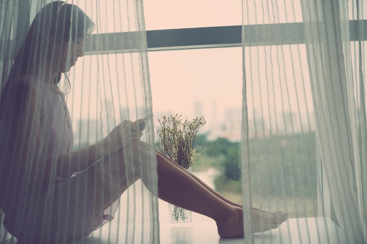 La novia de un escorpión debe ser muy perspicaz, profunda en sus planteamientos y curiosa por conocer más de los secretos de la vida y el mundo espiritual.