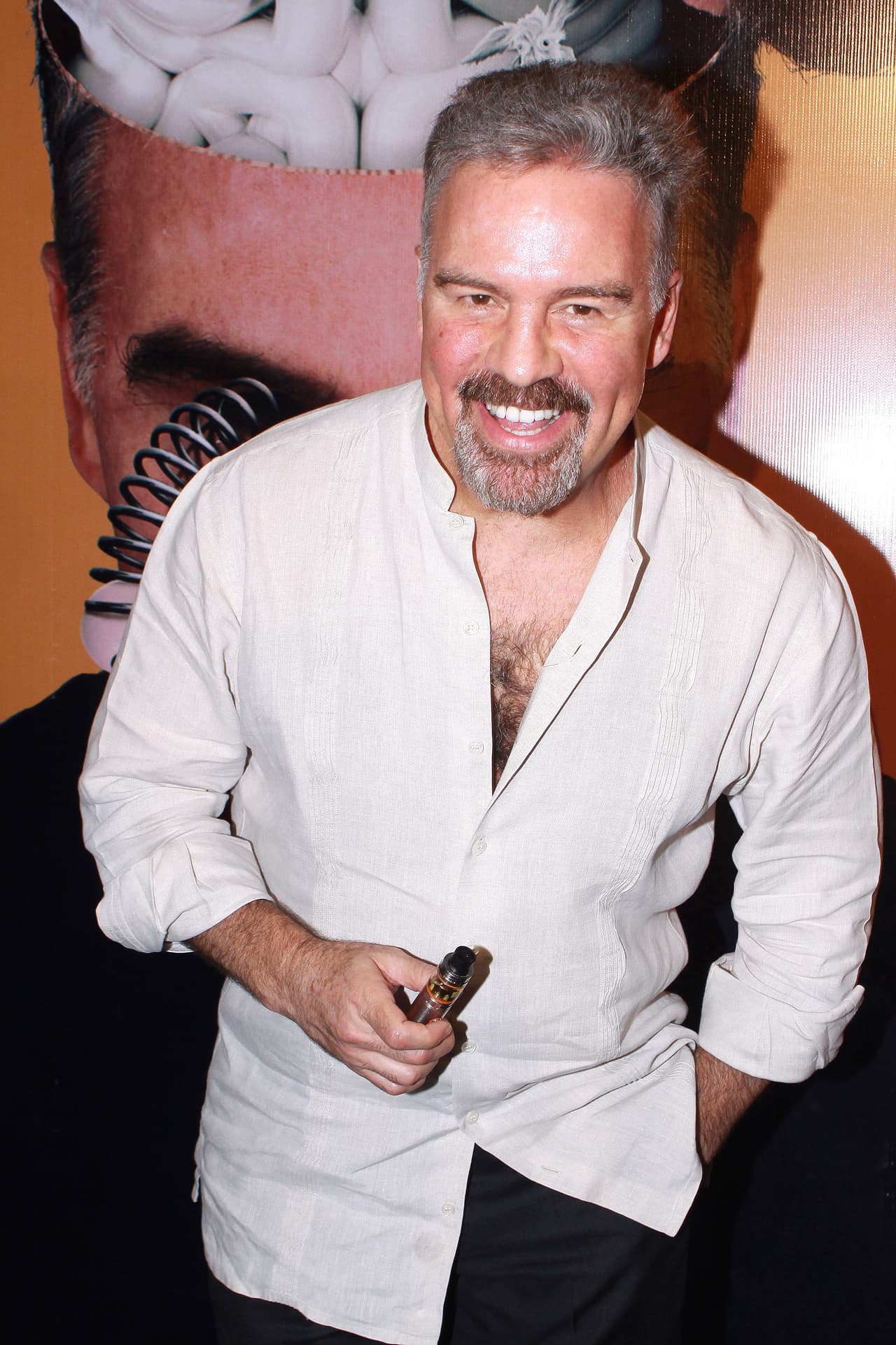 Cuando Ninel tenía apenas 18 años se casó con el actor 
<b>Ari Telch</b>. Tuvieron una hija que se llama Sofía y que hoy en día tiene 23 años. Su matrimonio tan solo duró dos años.