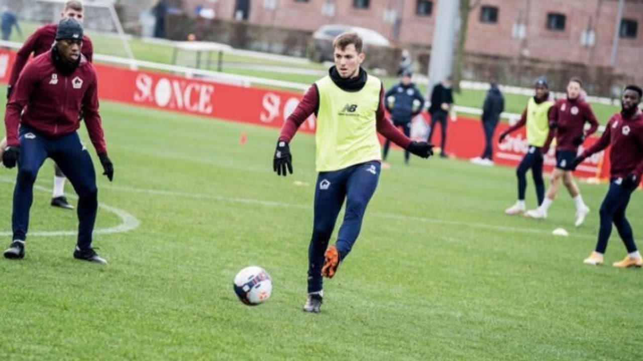 Eugenio Pizzuto tiene COVID-19 y posterga más su debut con el Lille