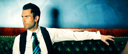 Muy formalito y con toda la actitud para celebrar toda la noche.