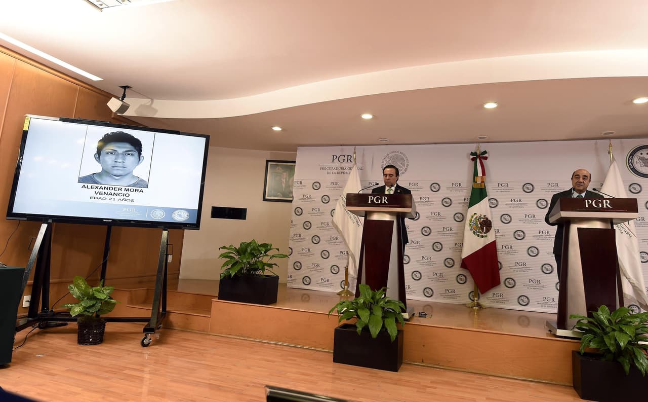 El 27 de enero de 2015, Jesús Murillo Karam, exprocurador general de la República y Tomás Zeron de Lucio, director de la Agencia de Investigación Criminal de la PGR, aseguraron que los estudiantes fueron asesinados e incinerados.