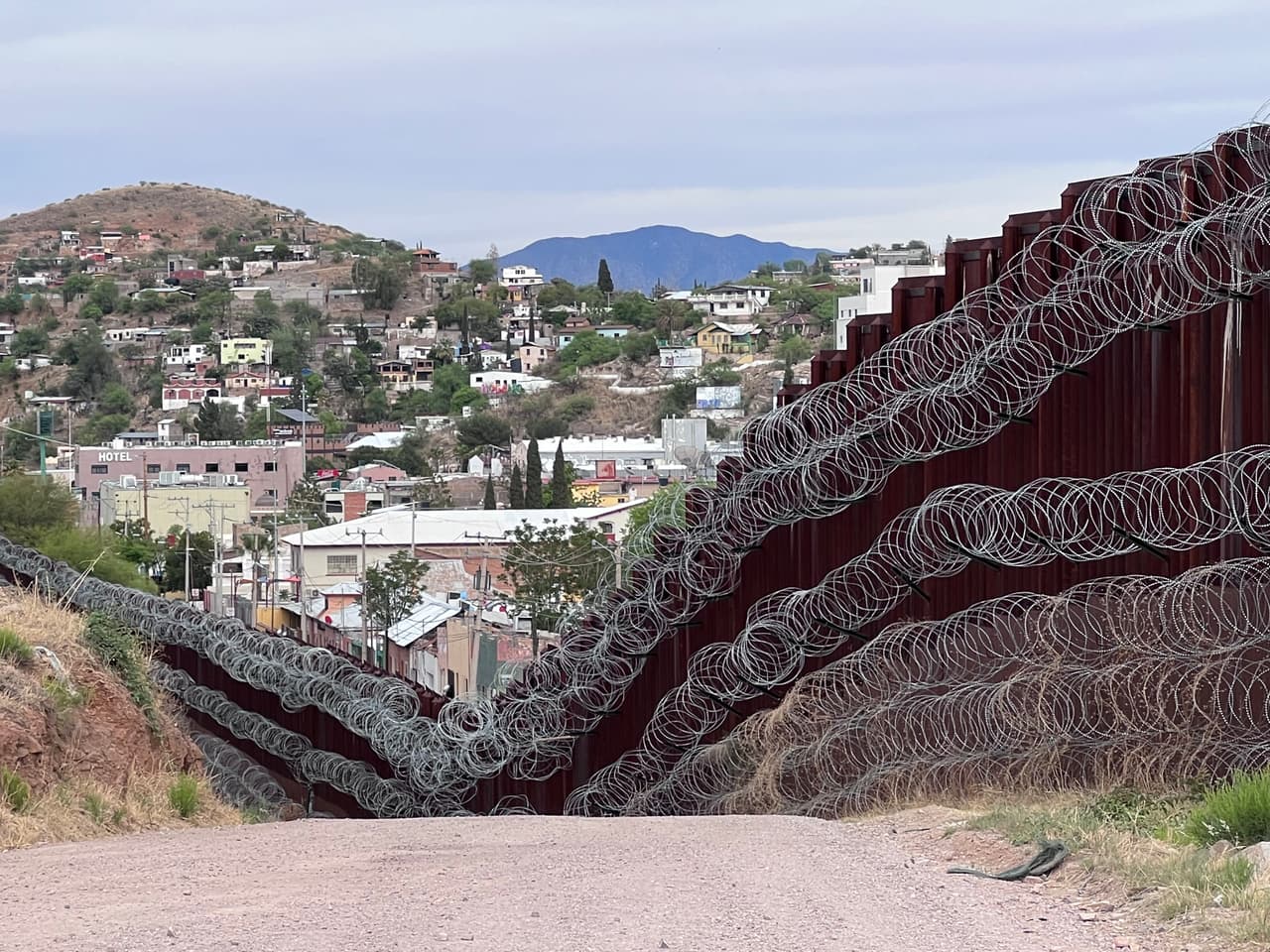 Panorámica de Nogales, Arizona y Nogales, Sonora, el 19 de abril del 2022.