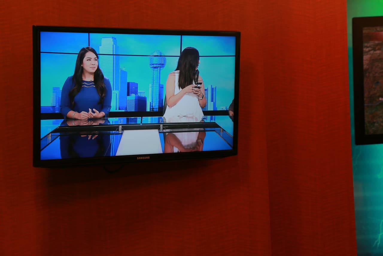 Yeraldín Ronquillo compartiendo su experiencia en Twitter entre comerciales.