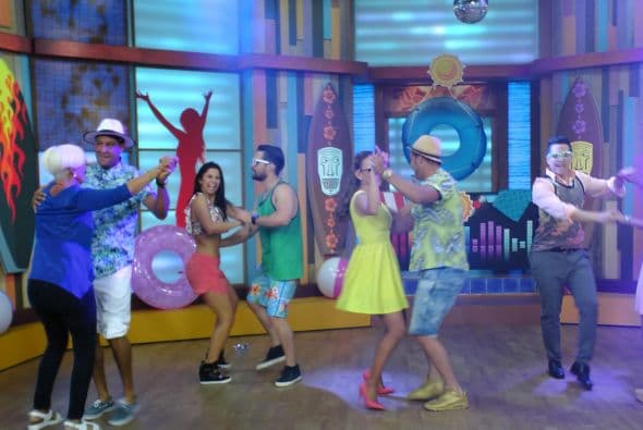 El Merengue, la salsa, el rock and roll y hasta el reggaetón se apodedaron de sus cuerpos.