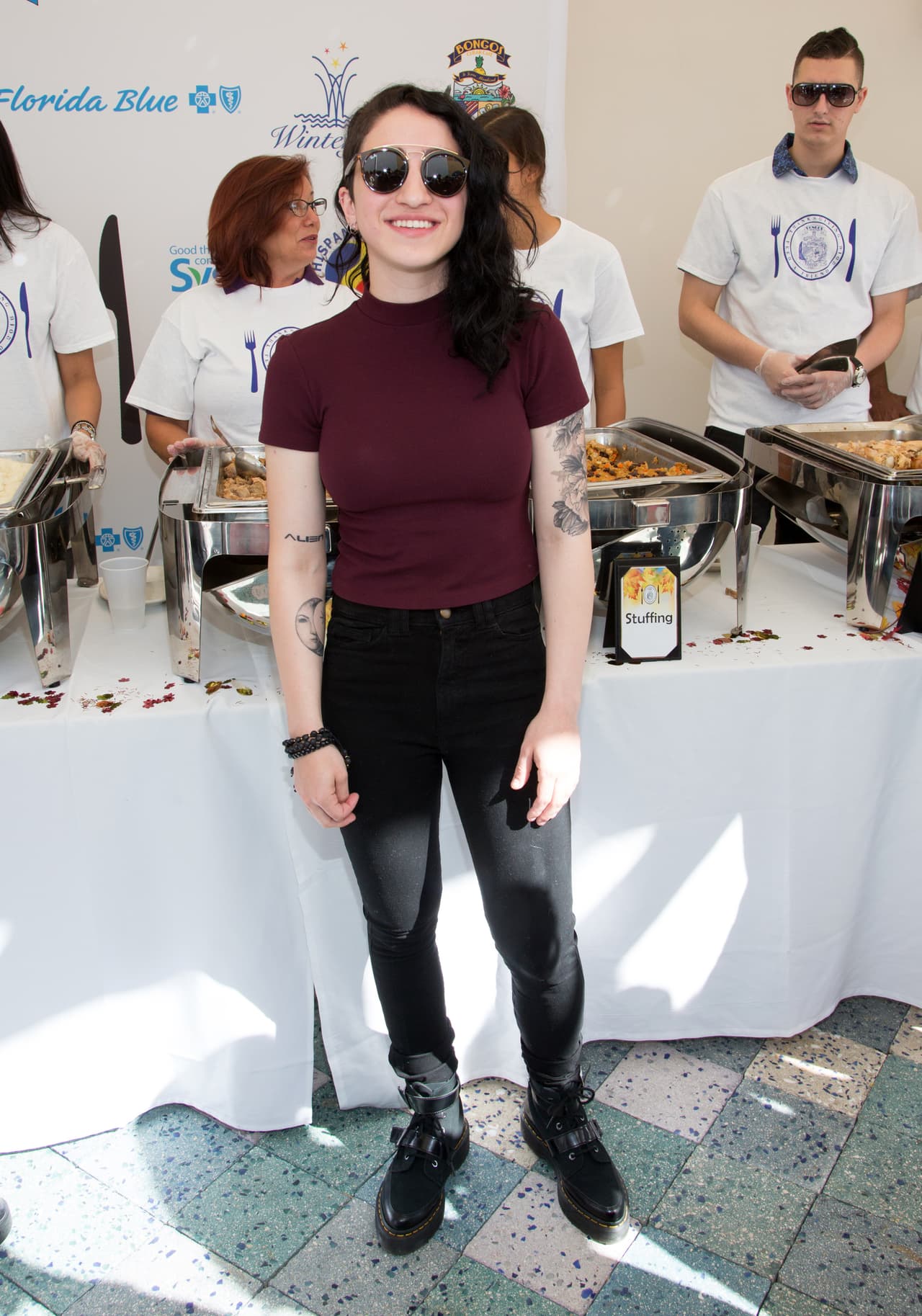 Se ayudaron por varios voluntarios y organizaciones que se citaron en el Bongo's Cuban Cafe de Miami.