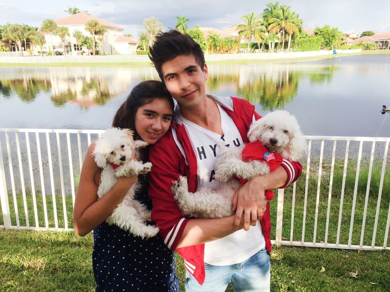 Johann es todo un animal lover. Son dos los amores de su vida y aquí te los presentamos. They are the cutest things!