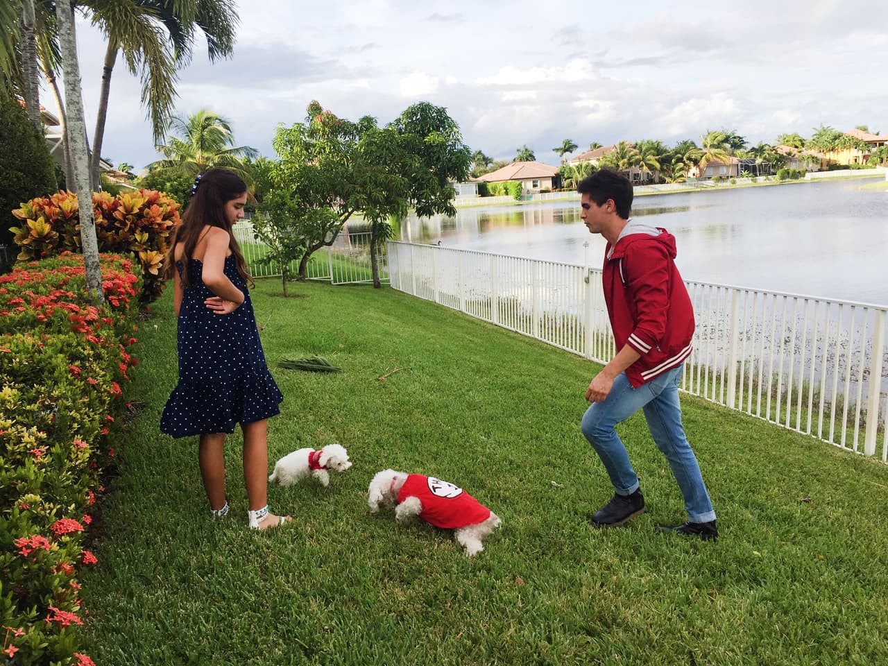 Johann es todo un animal lover. Son dos los amores de su vida y aquí te los presentamos. They are the cutest things!