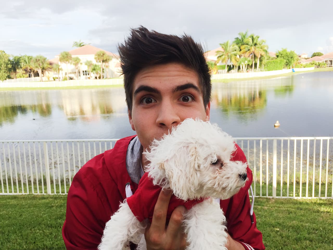 Johann es todo un animal lover. Son dos los amores de su vida y aquí te los presentamos. They are the cutest things!