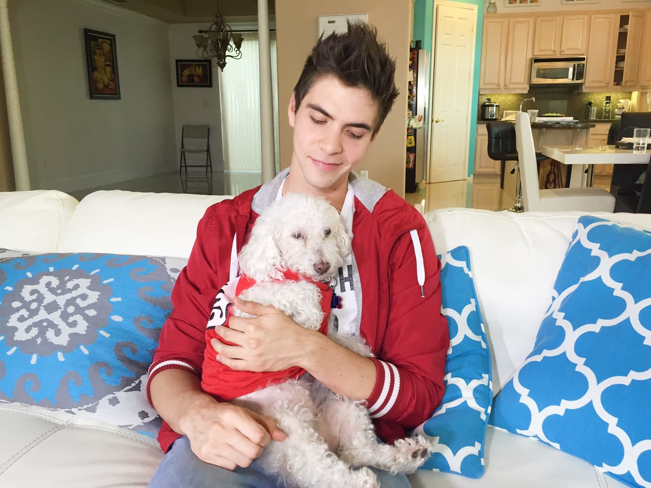 Johann es todo un animal lover. Son dos los amores de su vida y aquí te los presentamos. They are the cutest things!