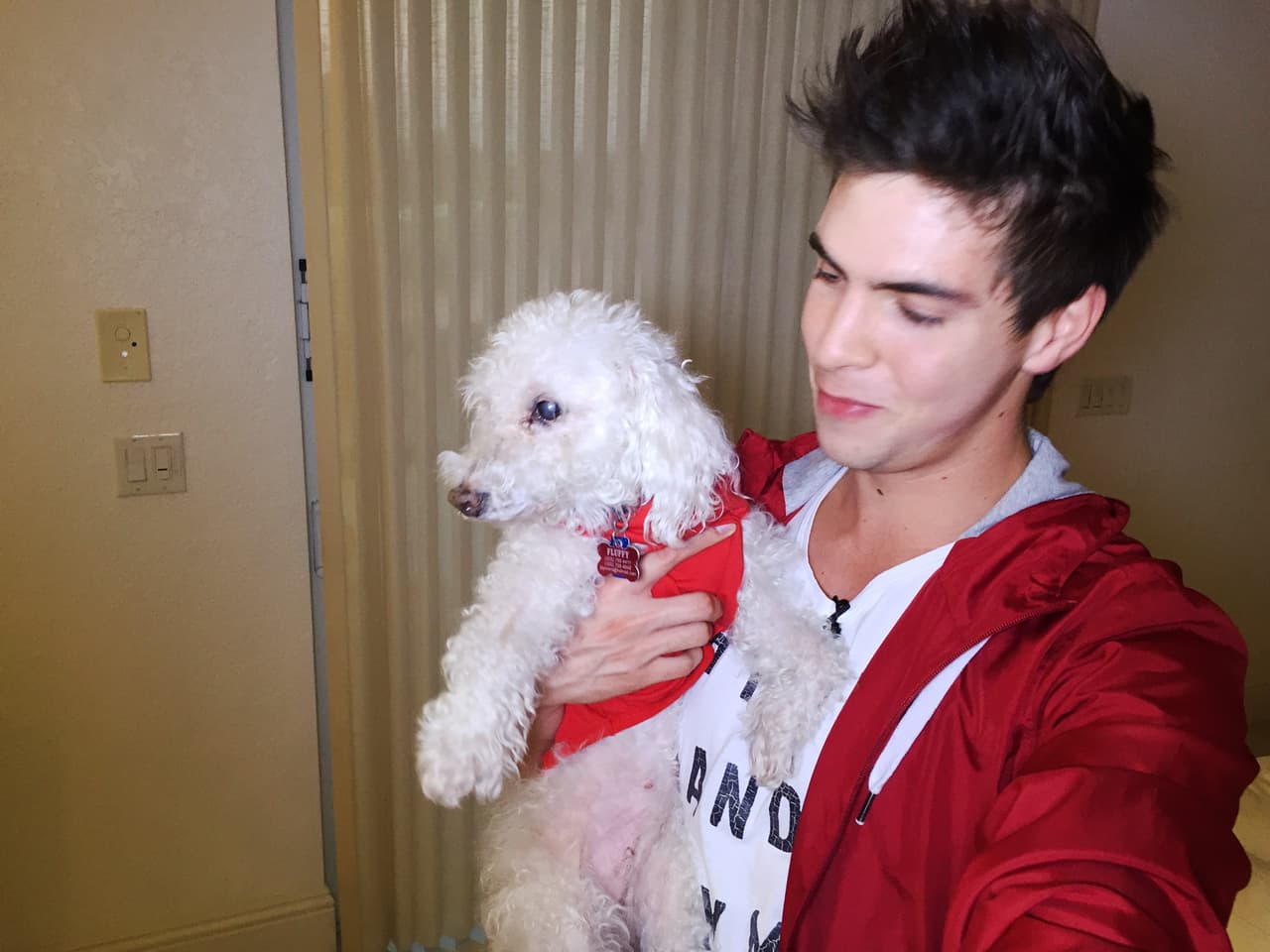 Johann es todo un animal lover. Son dos los amores de su vida y aquí te los presentamos. They are the cutest things!