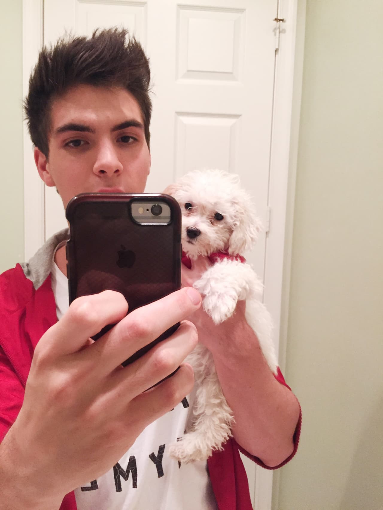 Johann es todo un animal lover. Son dos los amores de su vida y aquí te los presentamos. They are the cutest things!