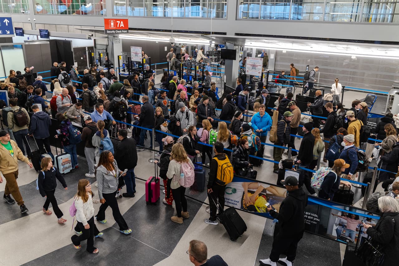 Acción de Gracias deja uno de los fines más transitados por los aeropuertos de O’Hare y Midway en Chicago