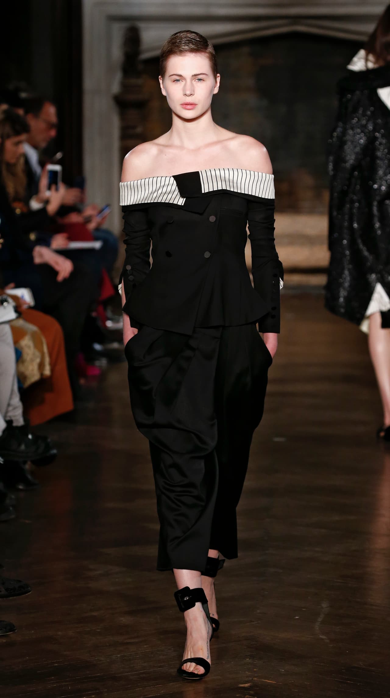 “Una de los mayores aprendizajes que me dejó Oscar de la Renta se puede resumir en una frase: Cree siempre en tu primera idea, escucha a los otros y siempre regresa feliz a casa”.