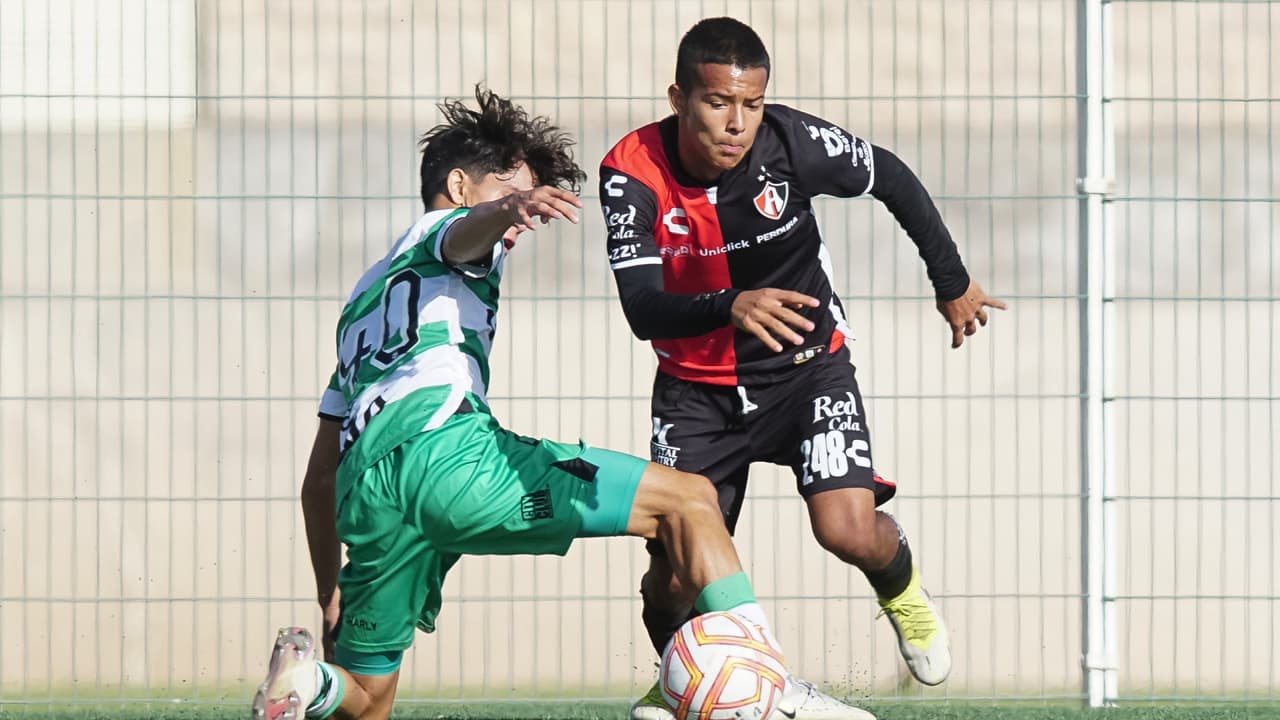 Santos Laguna vs Atlas en los Cuartos de Final de ida de la Liga MX Sub 18.