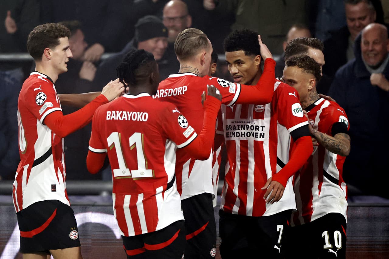 PSV aplasta al Girona ¿con gol inspirado en Chicharito?